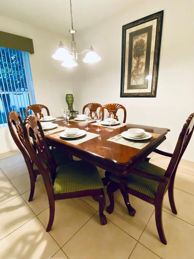 Huge Screened Patio That Overlooks Lake Buck, Near Famous Attractions!! Apartamento