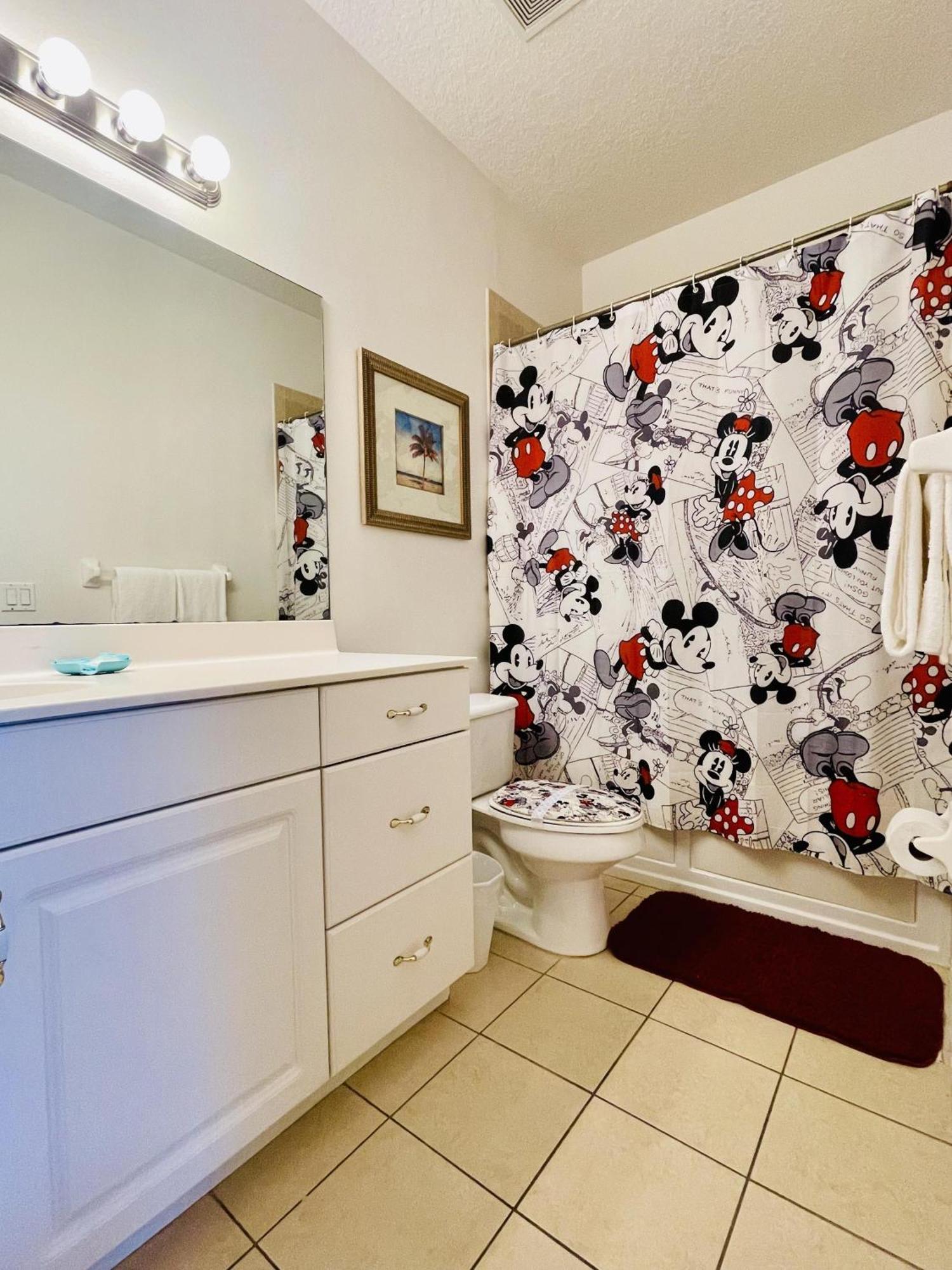 Huge Screened Patio That Overlooks Lake Buck, Near Famous Attractions!! Apartamento *