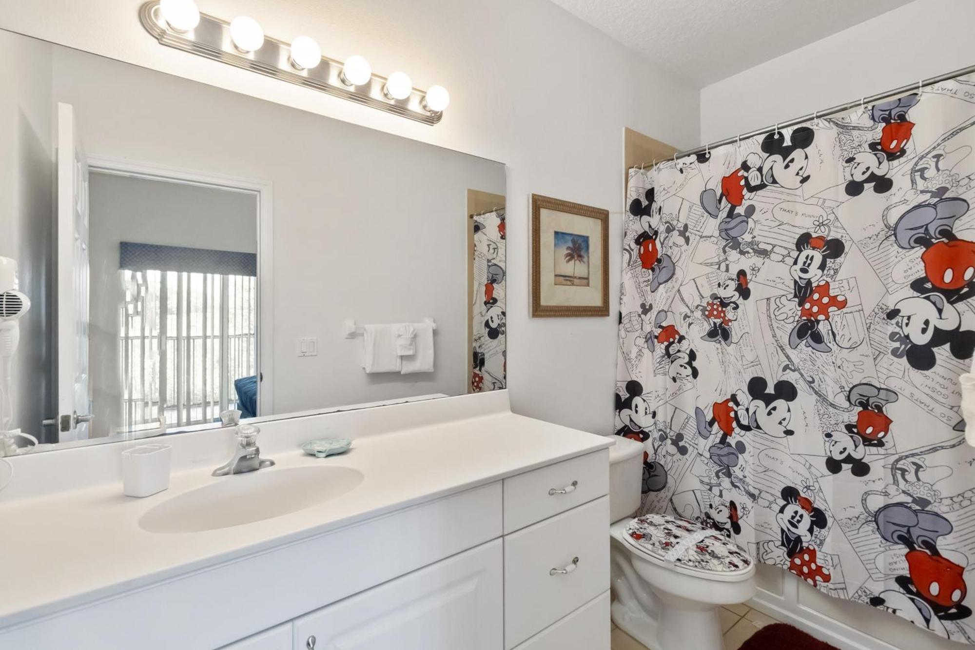 Huge Screened Patio That Overlooks Lake Buck, Near Famous Attractions!! Apartamento