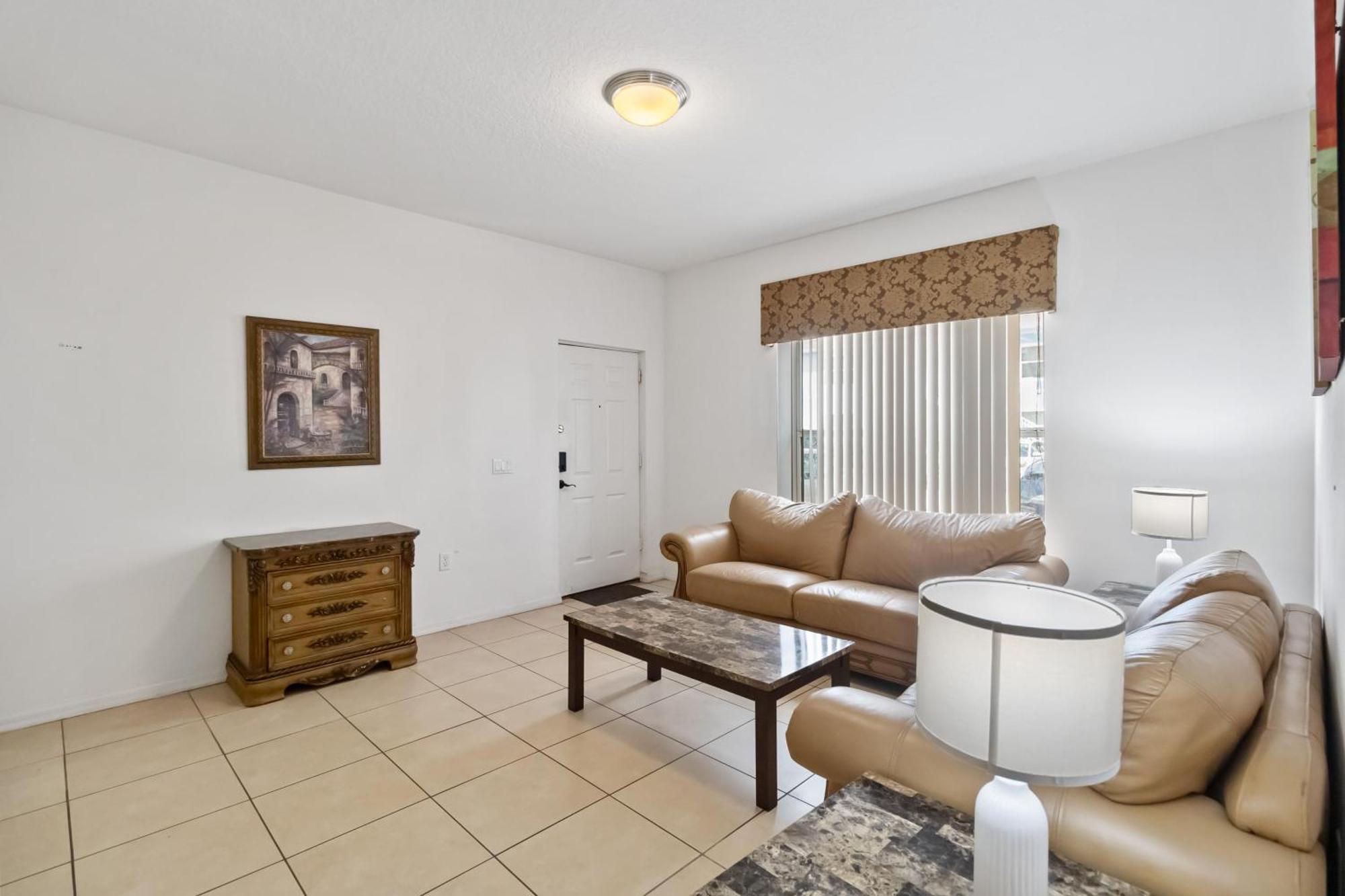 Huge Screened Patio That Overlooks Lake Buck, Near Famous Attractions!! * Orlando