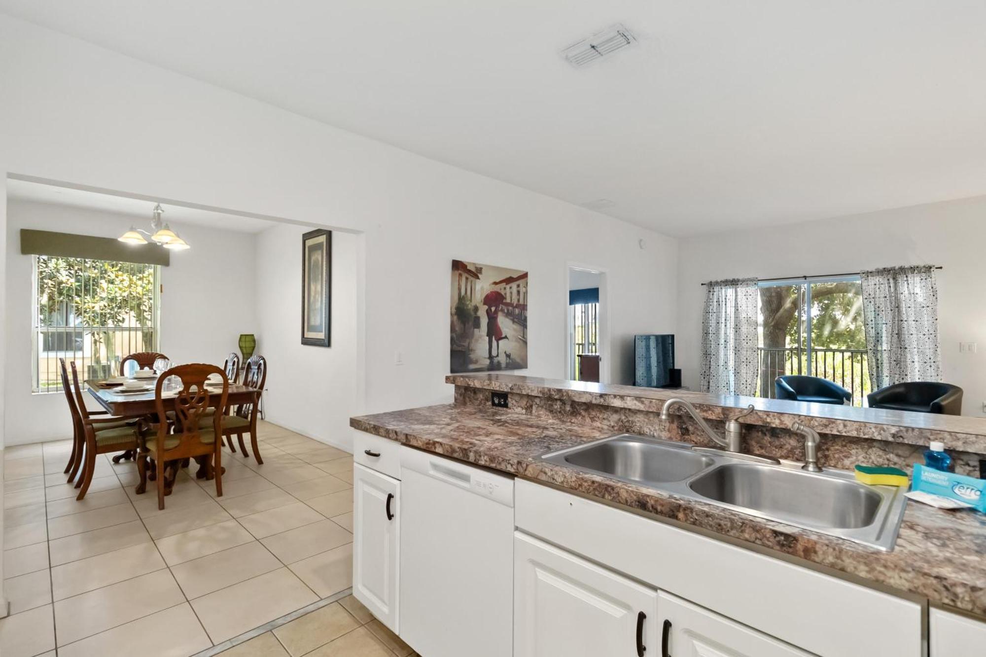 Huge Screened Patio That Overlooks Lake Buck, Near Famous Attractions!! Apartamento