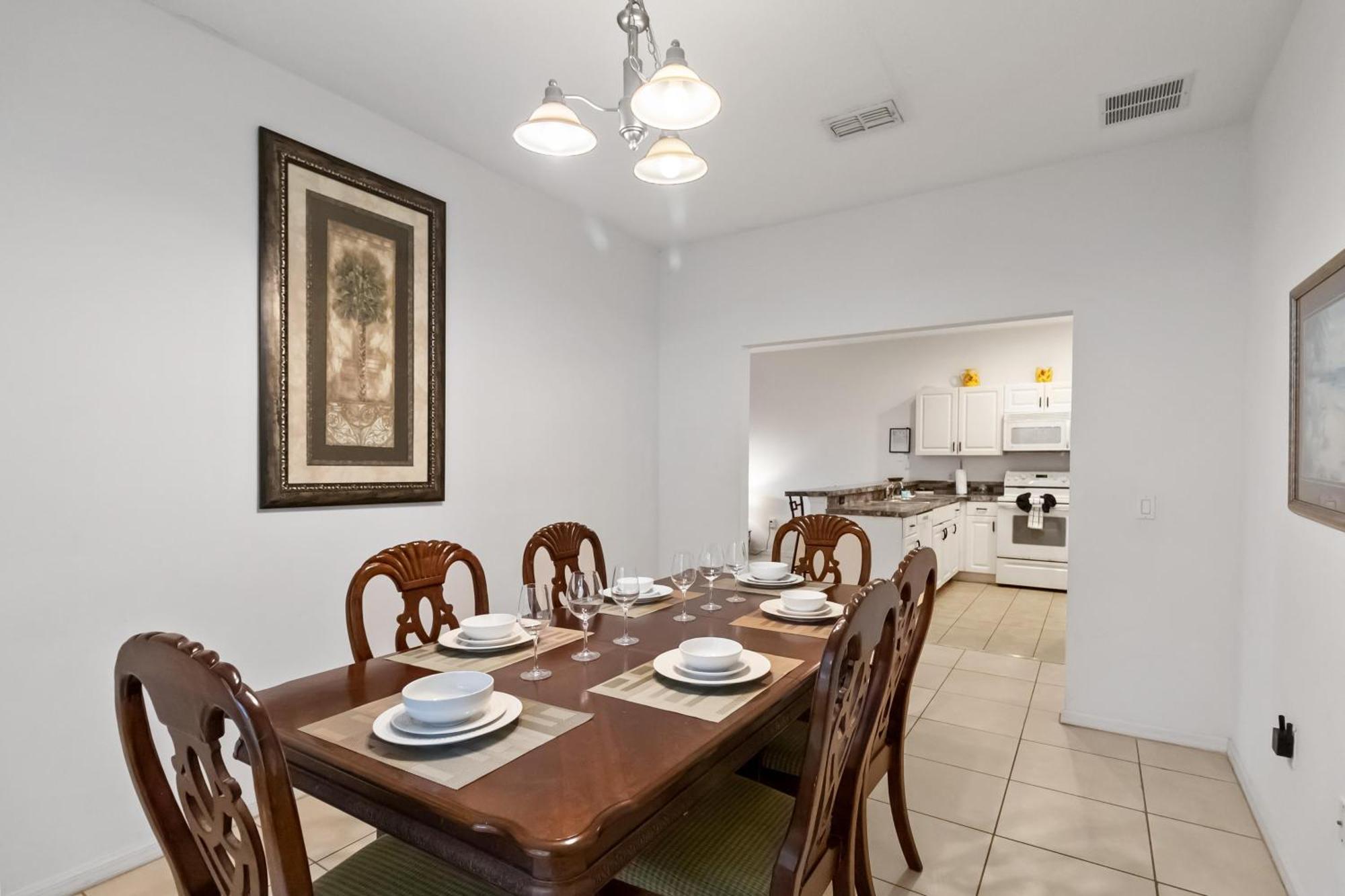 Huge Screened Patio That Overlooks Lake Buck, Near Famous Attractions!! Apartamento *